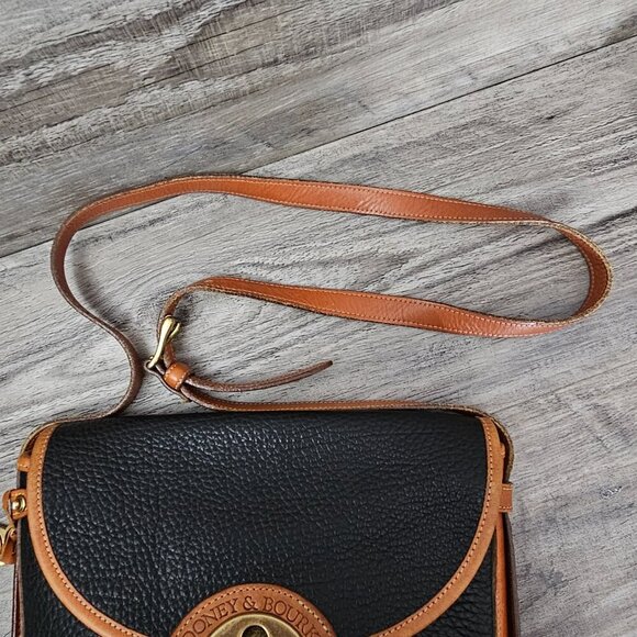 Dooney & Bourke All Weather Leather Spectator Bag Vintage Crossbody Bag - Picture 13 of 16